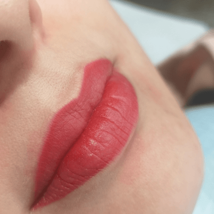 Makijaż permanentny ust w salonie kosmetycznym w Rzeszowie